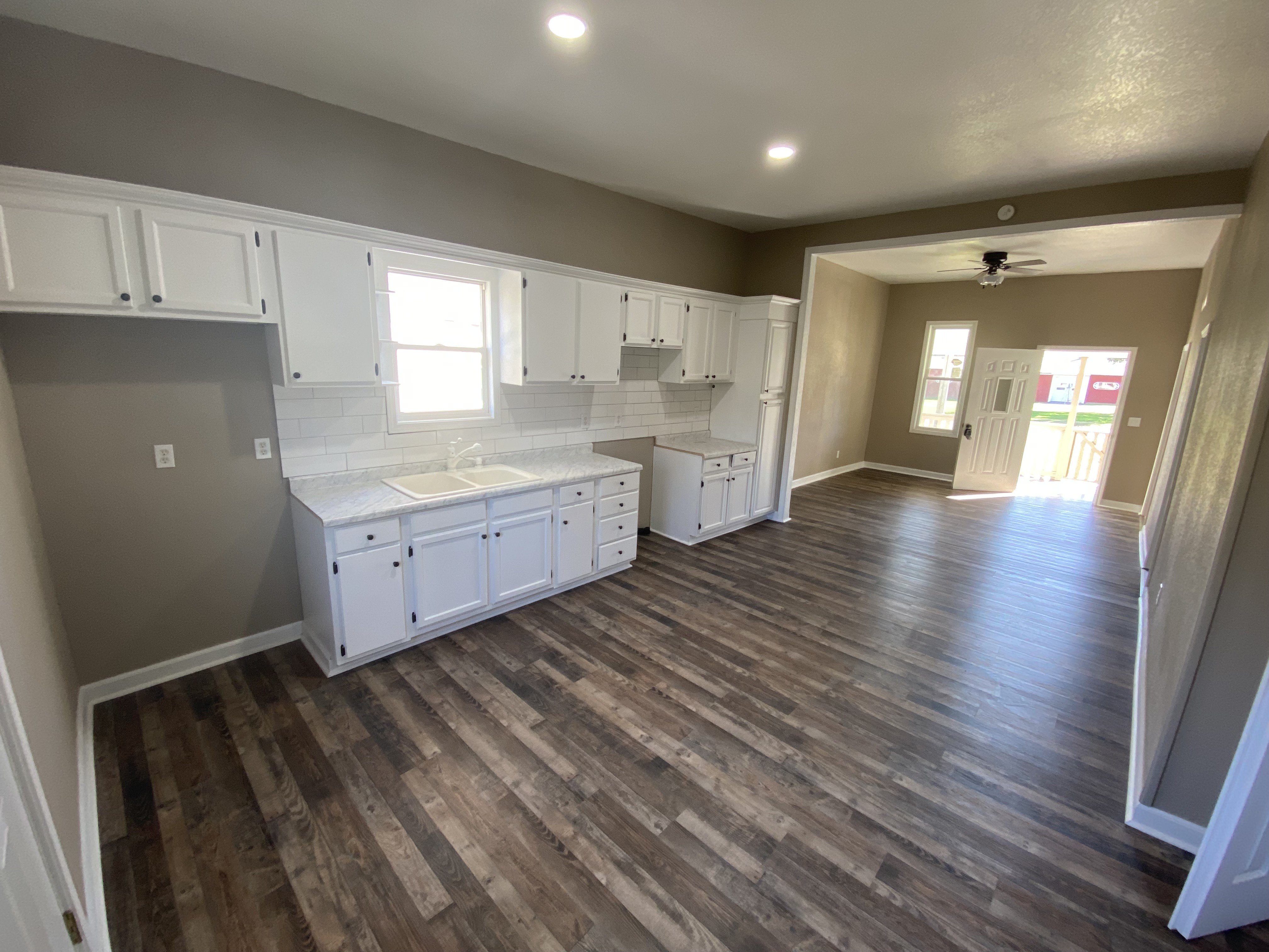 711 E Jefferson Pics 7.jpg